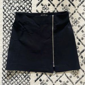 Bebe skirt black